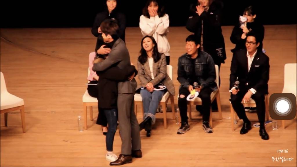 유해진 표정때문이라도 꼭 봐야하는 공조 쇼케이스 현빈 팬의 소원성취.jpg | 인스티즈