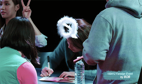 여자도 설렐 것 같은 팬싸에서의 배다정 배스윗 수지.jpgif | 인스티즈