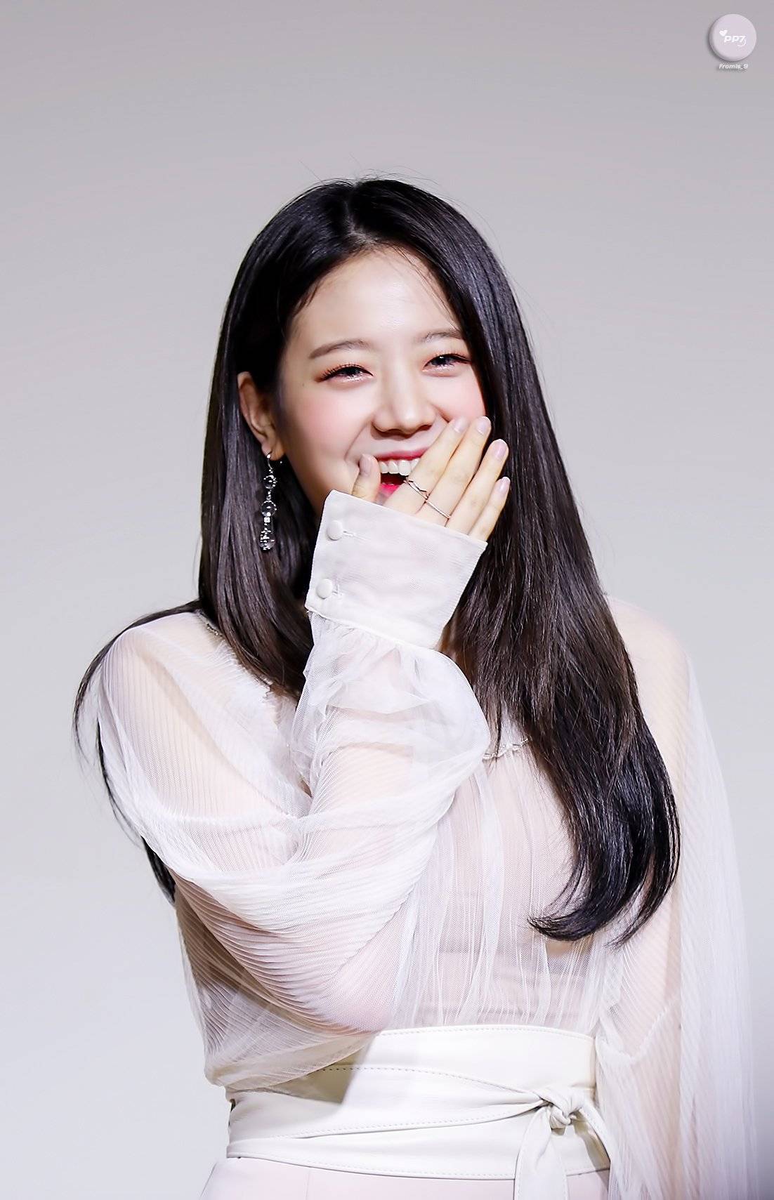 규리생일 컵홀더 포카를 받구와서 프로미스나인 규리 | 인스티즈