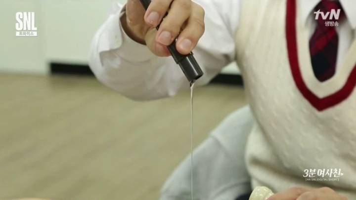 다 빌려가는 옆반 친구 나연이.jpgif | 인스티즈