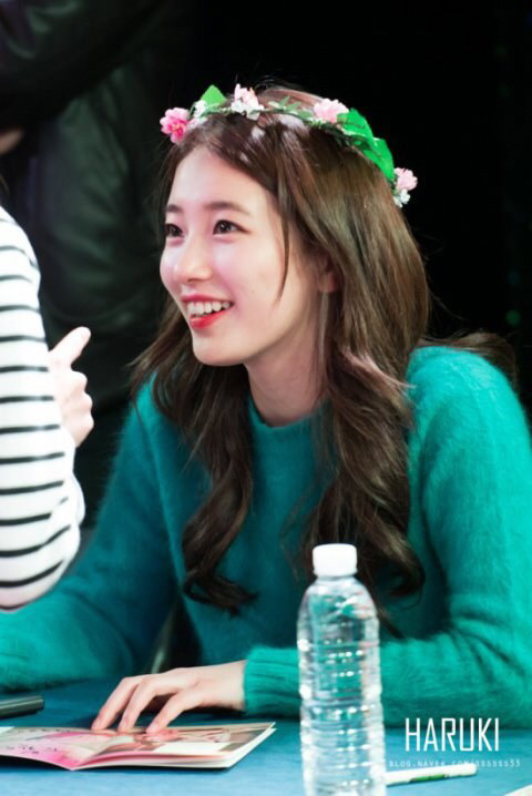 여자도 설렐 것 같은 팬싸에서의 배다정 배스윗 수지.jpgif | 인스티즈