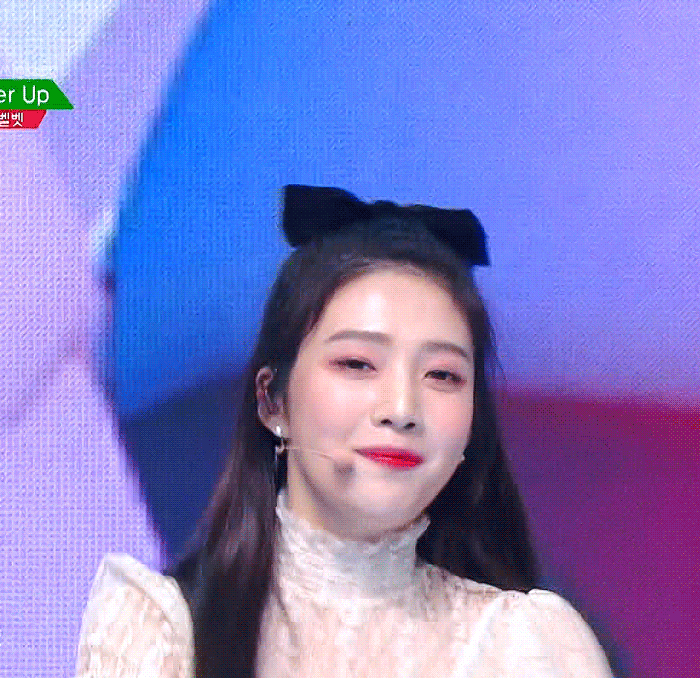 머리에 왕리본 단 레드벨벳 조이.gif | 인스티즈