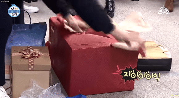 선물 따라 리액션 차이나는 기안84 | 인스티즈