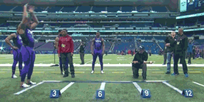 제자리에서 멀리뛰기.gif | 인스티즈