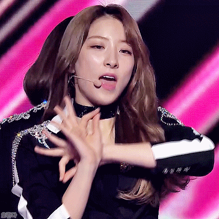 181228 가요대축제 우주소녀 부탁해.gif | 인스티즈