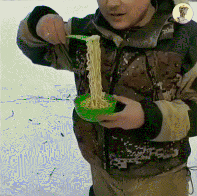 러시아에서 라면 먹기.gif | 인스티즈