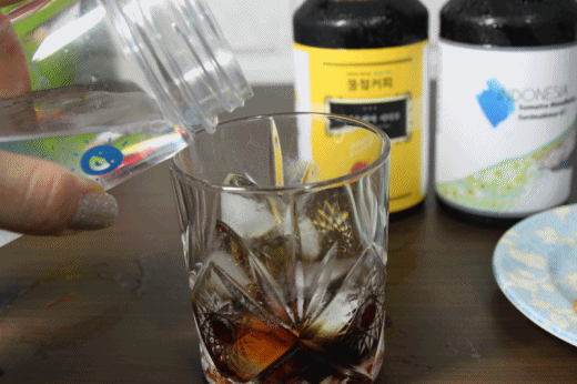 시원한 아이스 아메리카노 움짤 gifjpg | 인스티즈