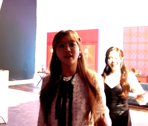 오마이걸 매의눈.gif | 인스티즈