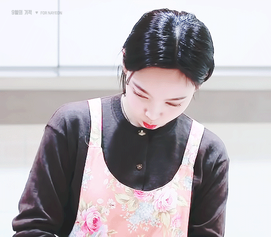 오늘자 된장찌개 끓이는법 배우는 트와이스 나연 ㅋㅋㅋ | 인스티즈