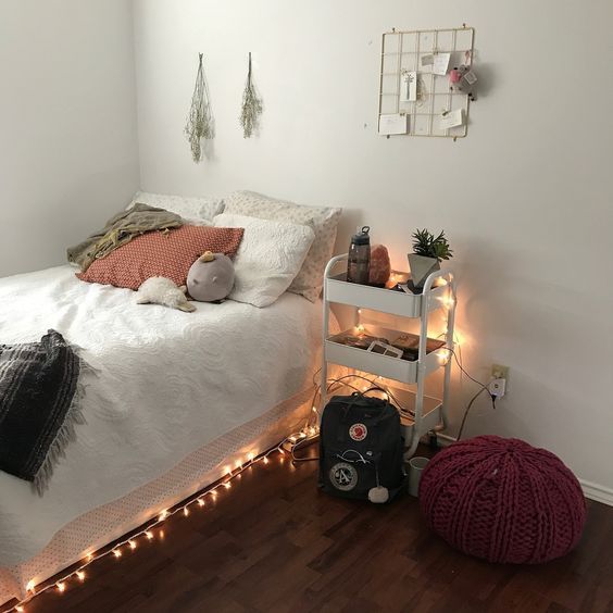 침실의 분위기 있는 조명 | 인스티즈