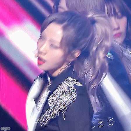 181228 가요대축제 우주소녀 부탁해.gif | 인스티즈