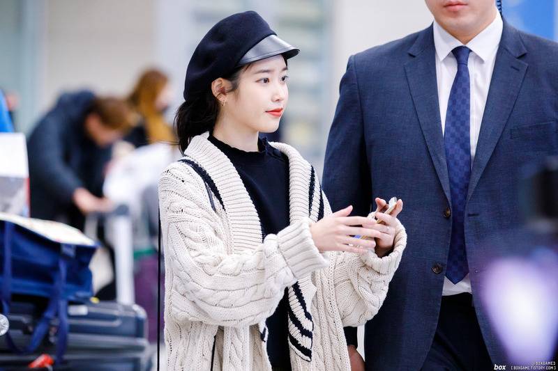 공항 아이유 직찍.jpg | 인스티즈