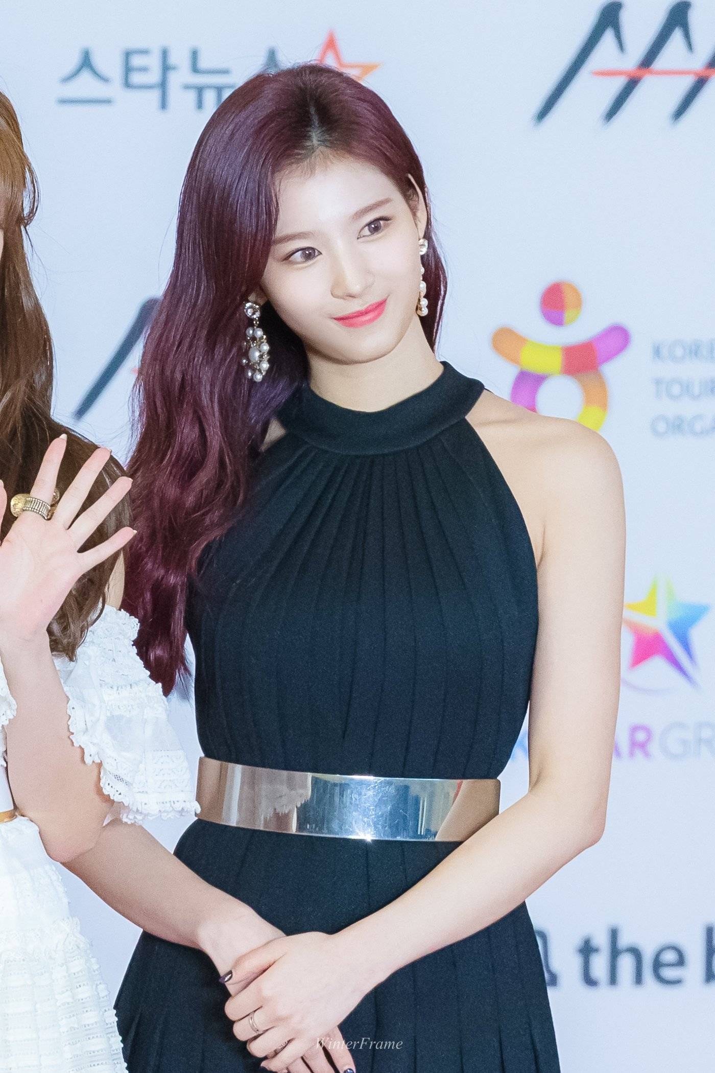 오늘이 생일인 트와이스 사나.jpgif | 인스티즈