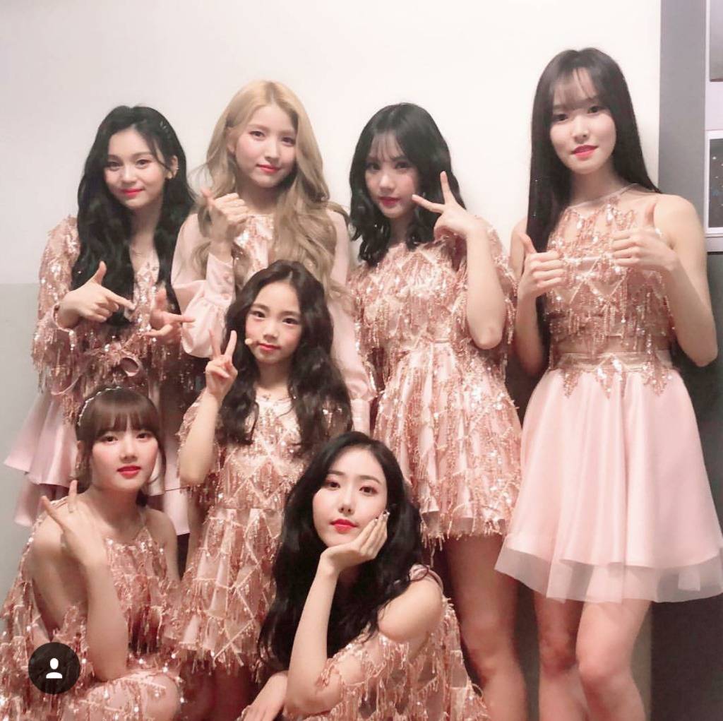 어제 가요대축제 키즈모델과 사진 촬영한 여친💕.jpg | 인스티즈