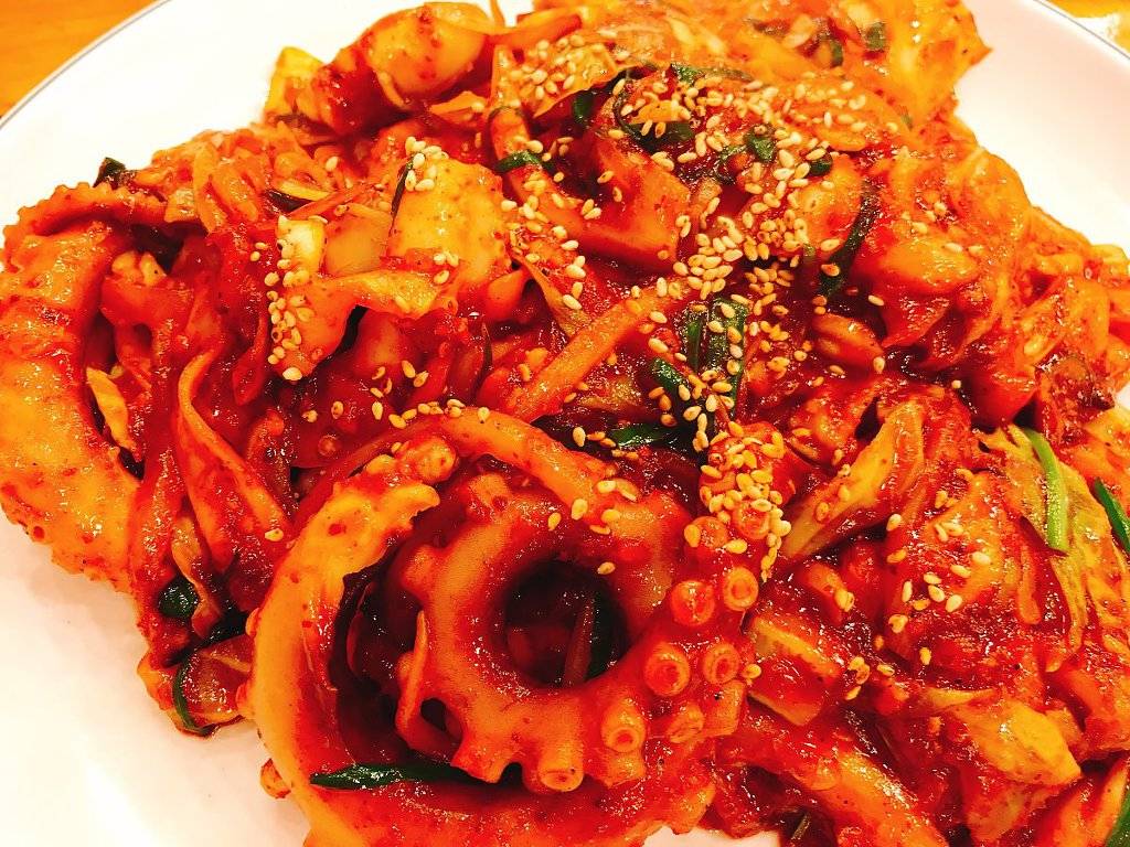 나는 매운음식을 먹으면 스트레스가 풀린다 vs 더 쌓인다 | 인스티즈