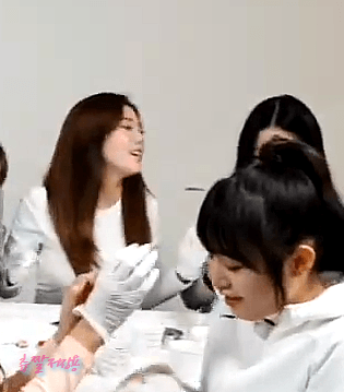 아이즈원 브이앱.gif | 인스티즈