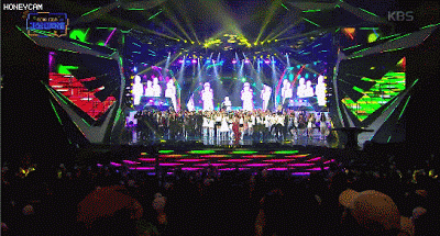 방탄,엑소,트와이스를 백댄서로 쓰는 가수.GIF | 인스티즈