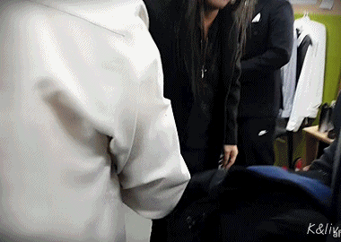 아프리카 MPL 시즌2 결승전 장소에 도착한 박완규 gif | 인스티즈