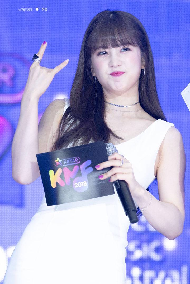 [에이핑크] 여유로운 생일을 보내고 있어서 박초롱 | 인스티즈