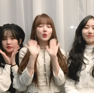 여자친구 공식 팬카페 10만 버디 축하짤.gif | 인스티즈