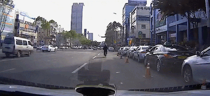 오토바이 사고.gif | 인스티즈