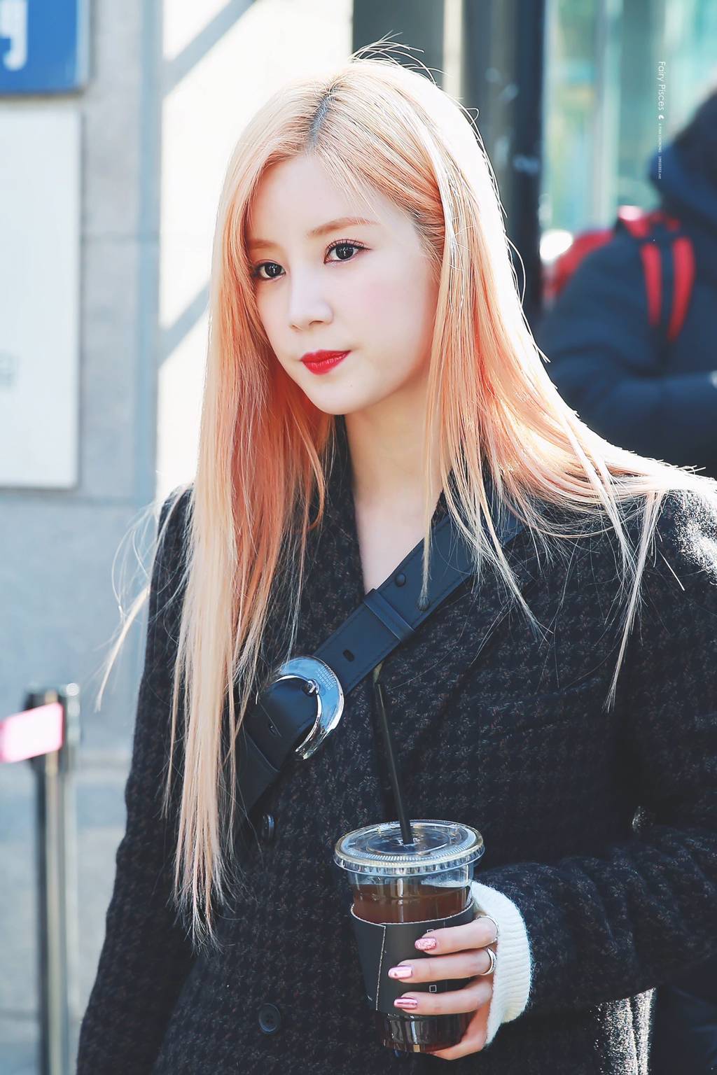 [에이핑크] 여유로운 생일을 보내고 있어서 박초롱 | 인스티즈