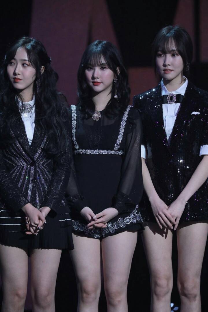 어제자 여자친구 mbc연기대상 시상&amp;축하공연.jpg | 인스티즈