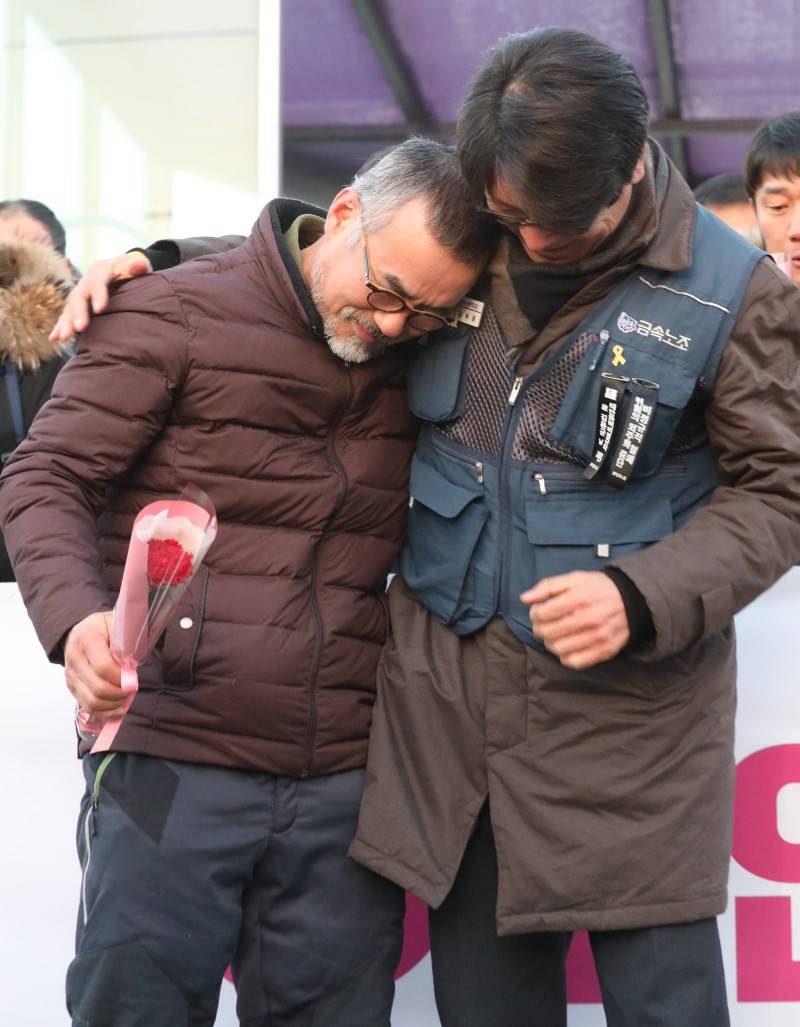 10년만에 출근길 오른 쌍용차동차 해고자 71명 | 인스티즈