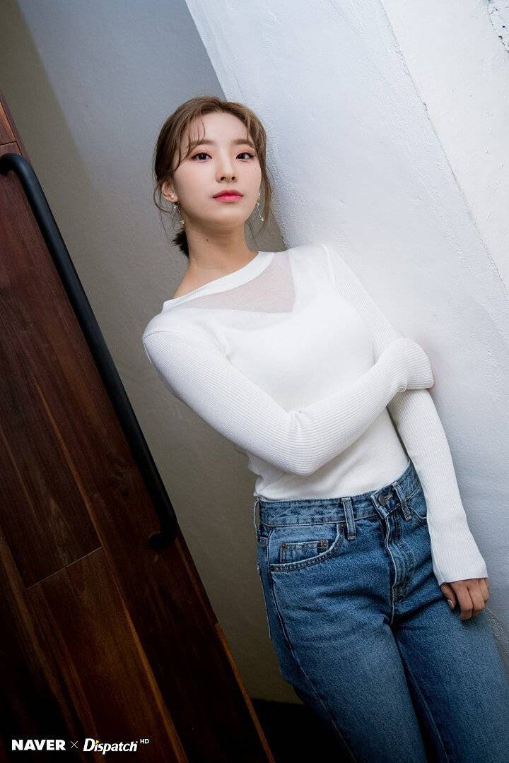 프로미스나인 이새롬.gif | 인스티즈