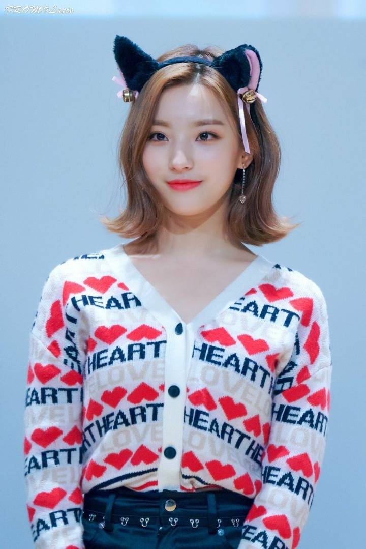프로미스나인 이새롬.gif | 인스티즈