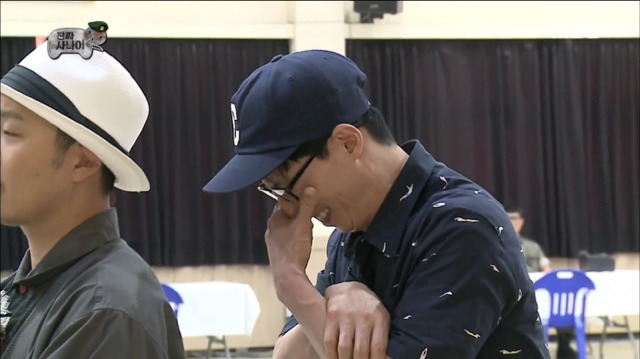 보급품 받는 명수형 | 인스티즈