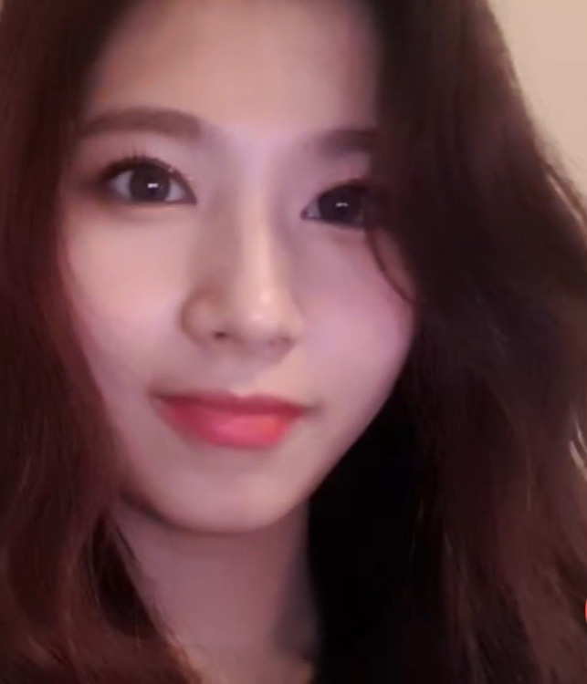 트와이스 사나 v앱 근접사진 | 인스티즈