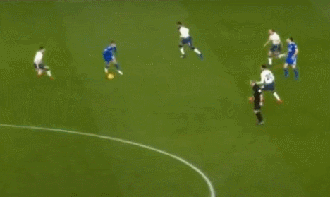 오늘자, 에릭센을 밀어버리는 헤리케인.gif | 인스티즈