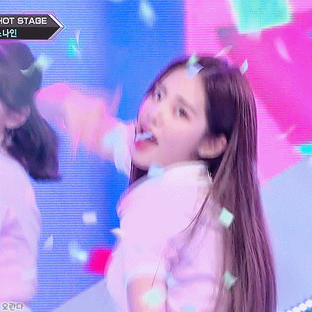 190103 엠카운트다운 프로미스나인 다시만난세계.gif | 인스티즈