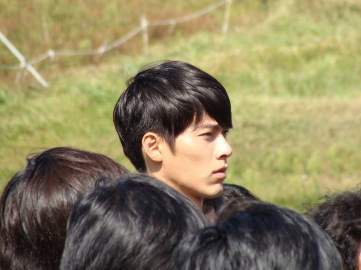 배우 현빈 옆모습 클라스.gif | 인스티즈