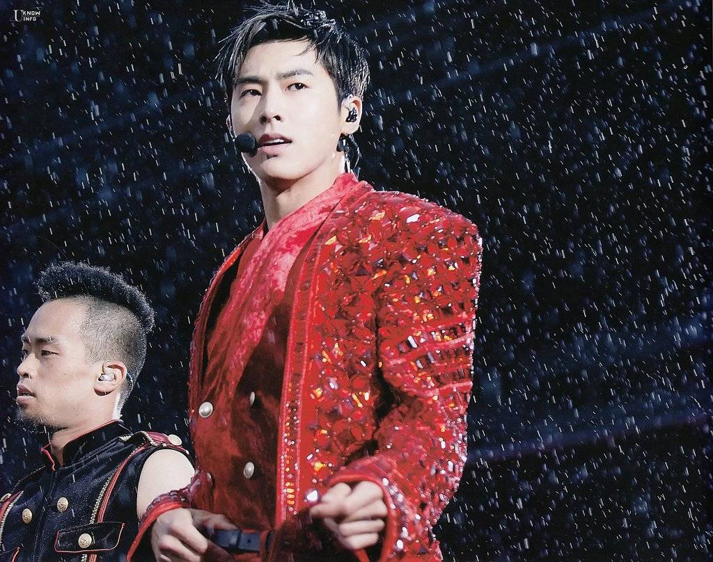 [동방신기] 유노윤호 한국 vs 일본 무대 스타일링 | 인스티즈