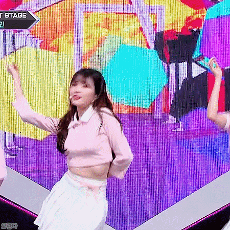 190103 엠카운트다운 프로미스나인 다시만난세계.gif | 인스티즈