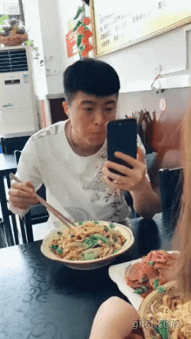 두명의 여자친구와 식사 하기 | 인스티즈