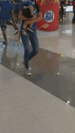 백화점 화재 진압하는 일반인.gif | 인스티즈