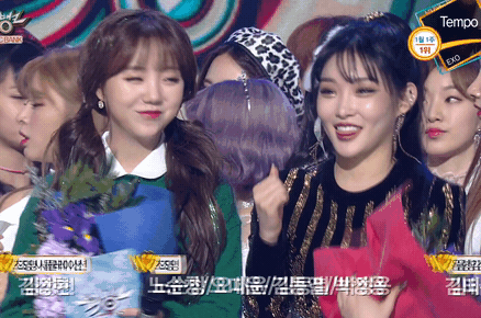 러블리즈 케이&청하.gif | 인스티즈