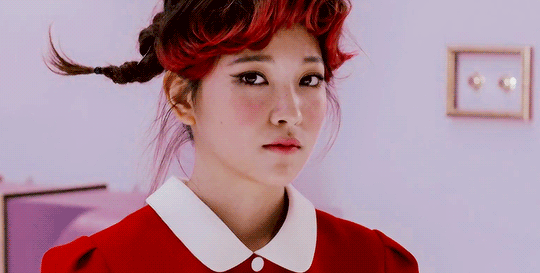 ë®¤ì§ë¹„ë””ì˜¤ ê°ë…ì´ ì¹­ì°¬í•œ ì•„ì´ë¦° ì—°ê¸°gif +TMI | ì¸ìŠ¤í‹°ì¦ˆ