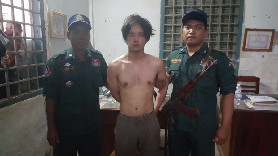 '일본인이 캄보디아인을 참수 살해하고 피투성이 상태로 버려' 이 사건으로 일본 난리났네요. (두들겨맞은 용의자들 사진첨부) | 인스티즈