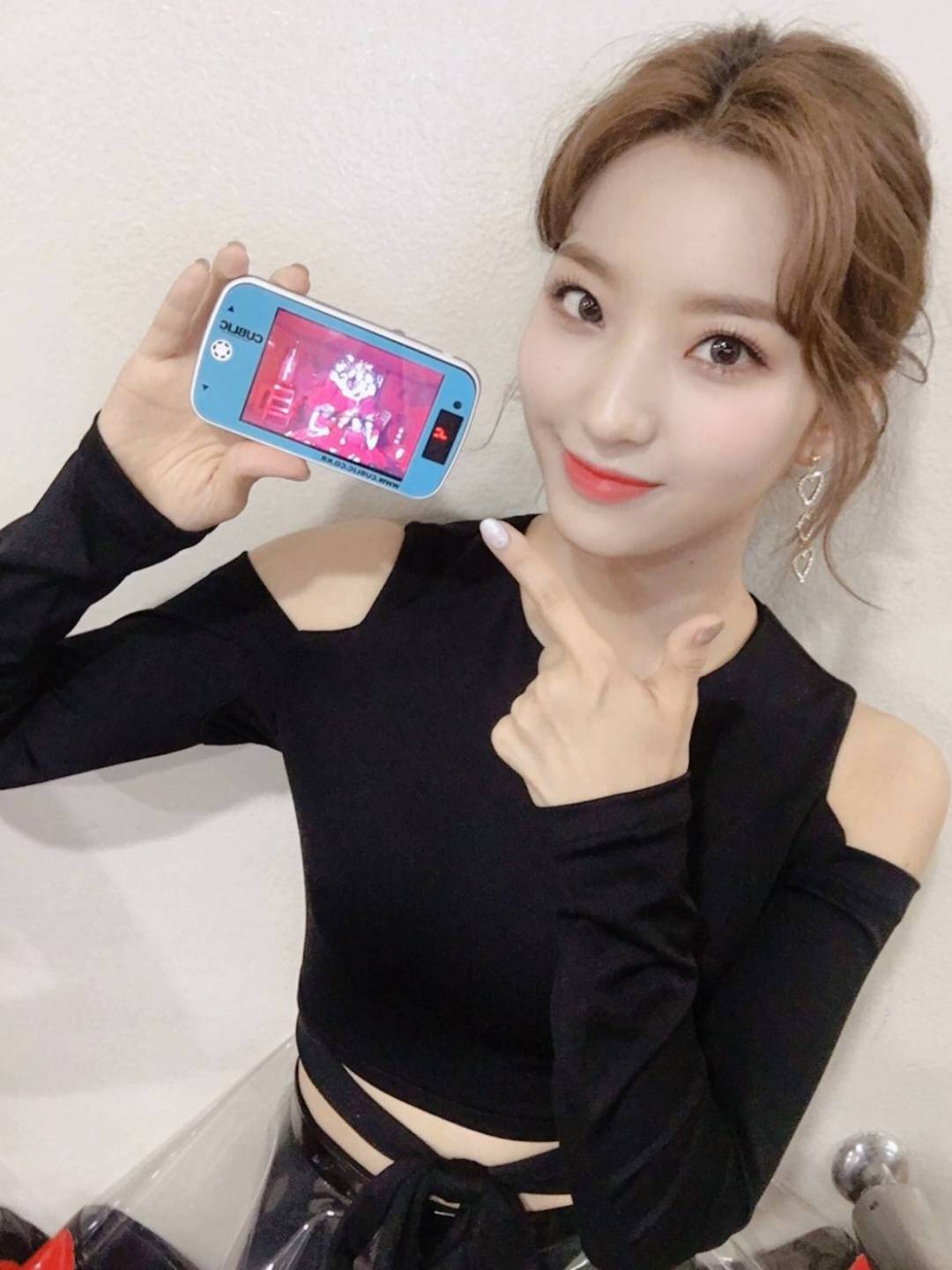 데뷔 300일 기념 프로미스나인 이새롬 | 인스티즈