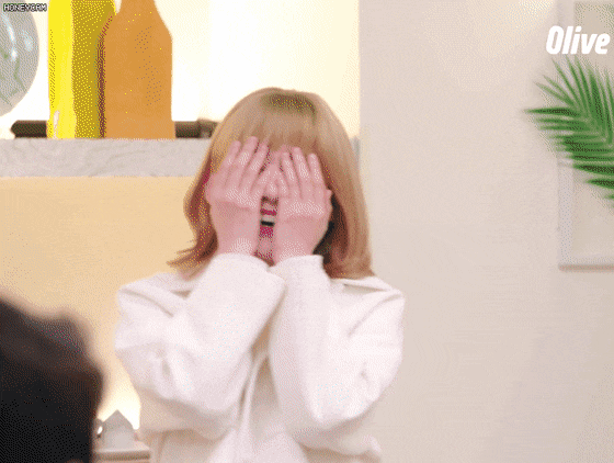 웬디랑 춤추고 손까지 빨개진 사쿠라ㅋㅋㅋㅋㅋㅋ | 인스티즈