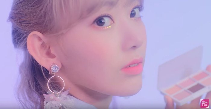 틴트 한 우물만 파다 화장품가게 모델까지 된 아이즈원 사쿠라.jpg | 인스티즈