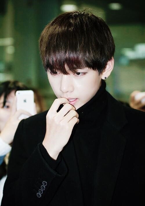 자기주장 개쩌는 방탄소년단 뷔 콧대 | 인스티즈