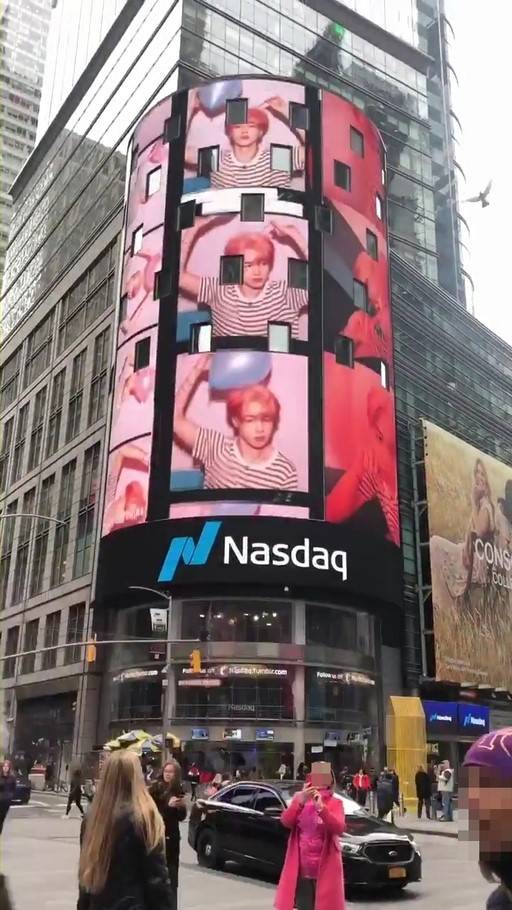 뉴욕 타임스퀘어 나스닥 스크린에 걸린 방탄소년단 지민 광고 | 인스티즈