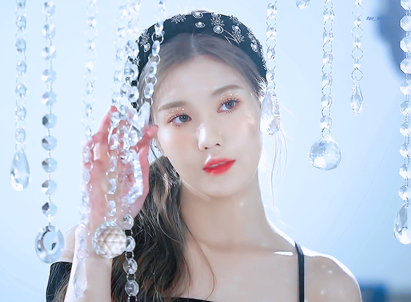 [아이즈원] '어벤져스' 예매를 성공해서 권은비 | 인스티즈