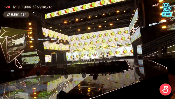 무대도중에 아이린이 다른 곳을 본 이유 .gif | 인스티즈