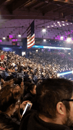 블랙핑크 오늘 시카고 콘서트 시작전 관객석 상황.gif | 인스티즈